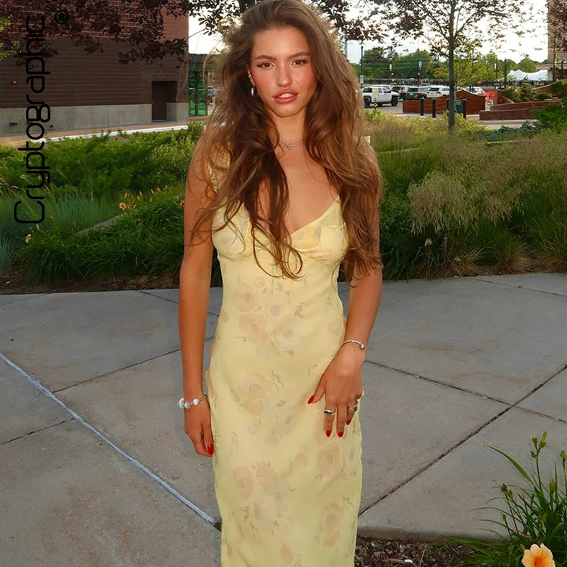 GlowDress Summer Floral Maxi – Backless, Elegant & Effortlessly Casual